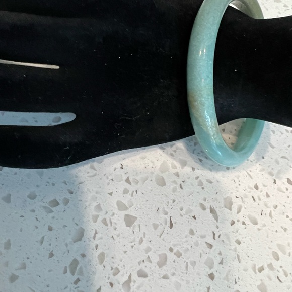 Jade bangle . - Picture 6 of 8